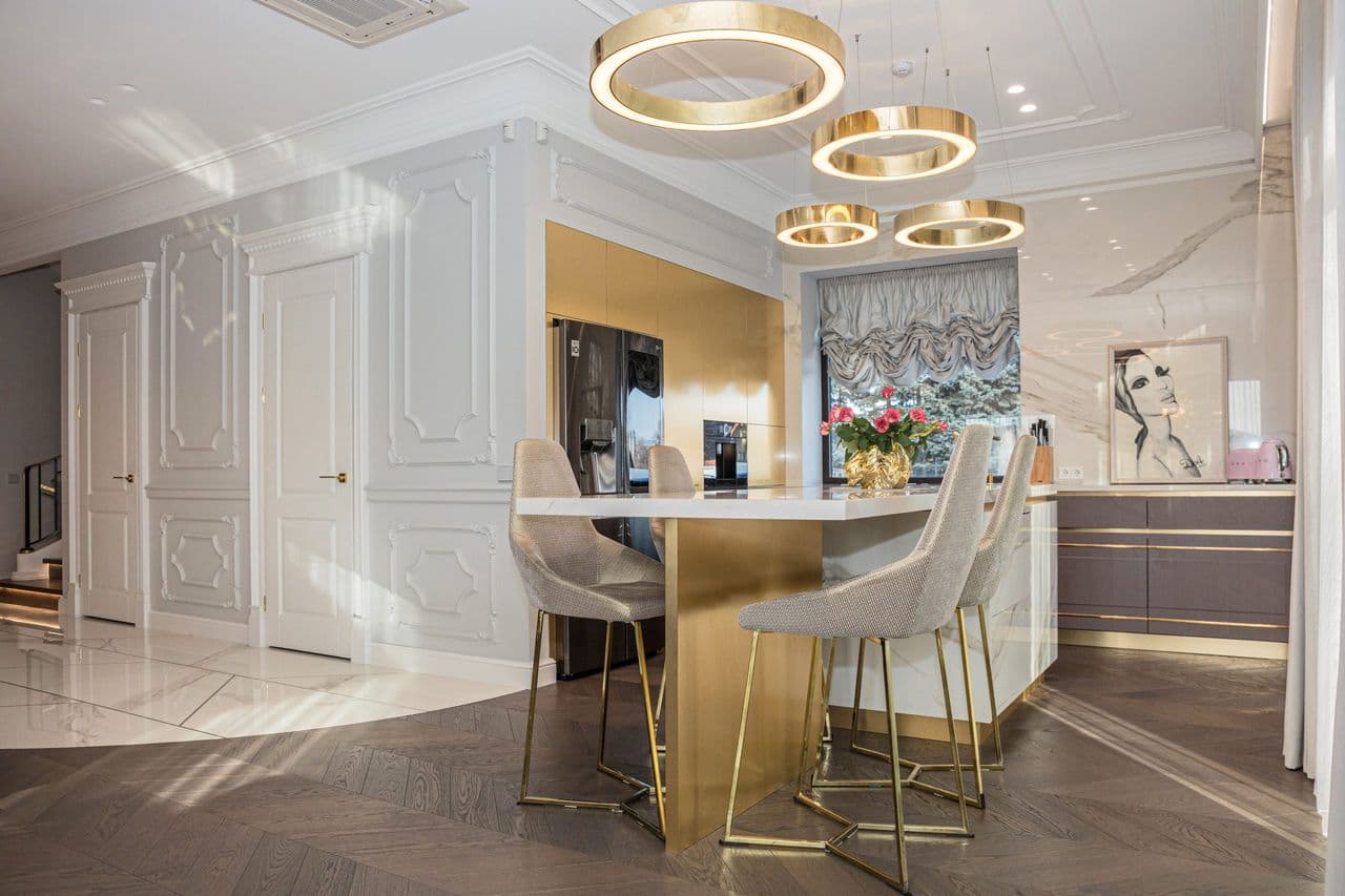 Violetinė moderni klasika - 003.jpg