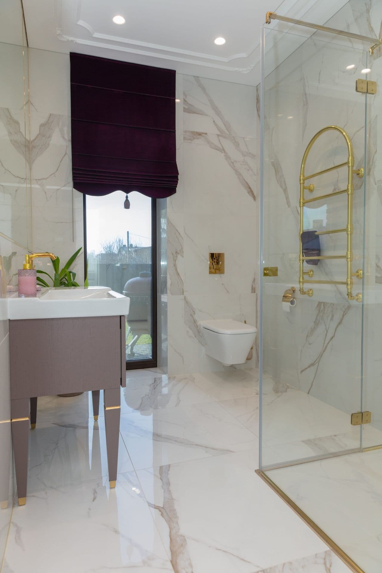 Violetinė moderni klasika - 012.jpg