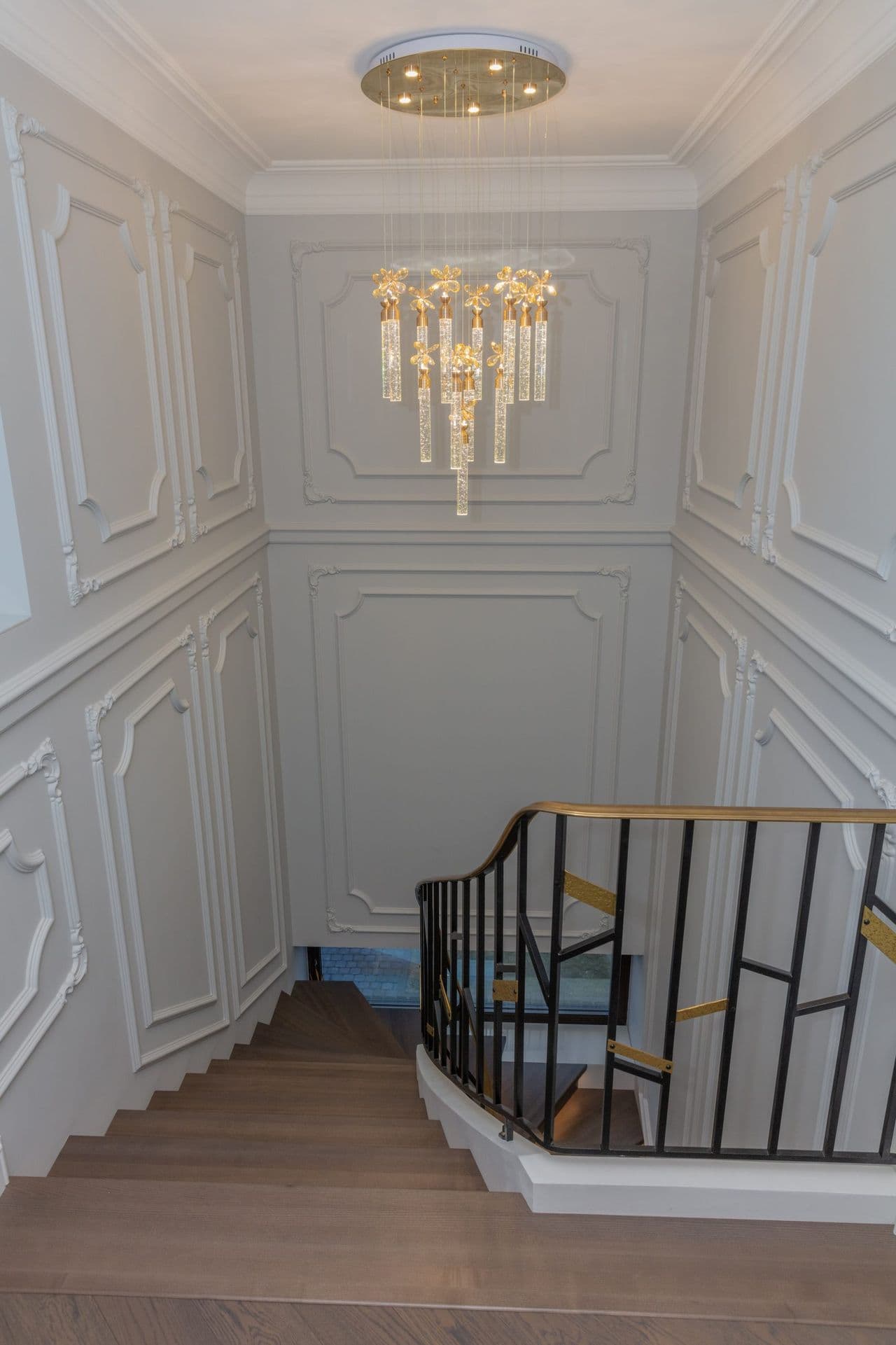 Violetinė moderni klasika - 014.jpg