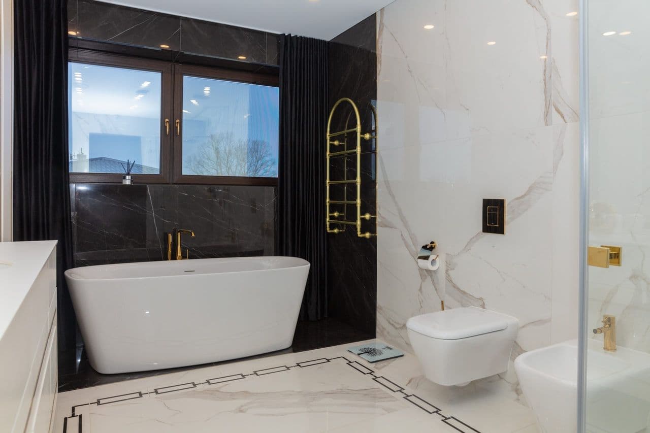 Violetinė moderni klasika - 016.jpg