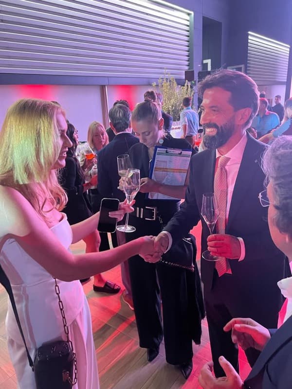 Awards & exhibitions 10