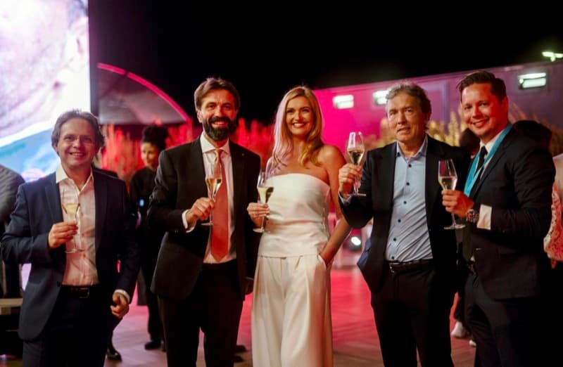 Awards & exhibitions 5